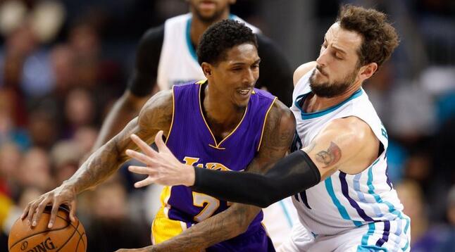 他在前场的 他在前场的